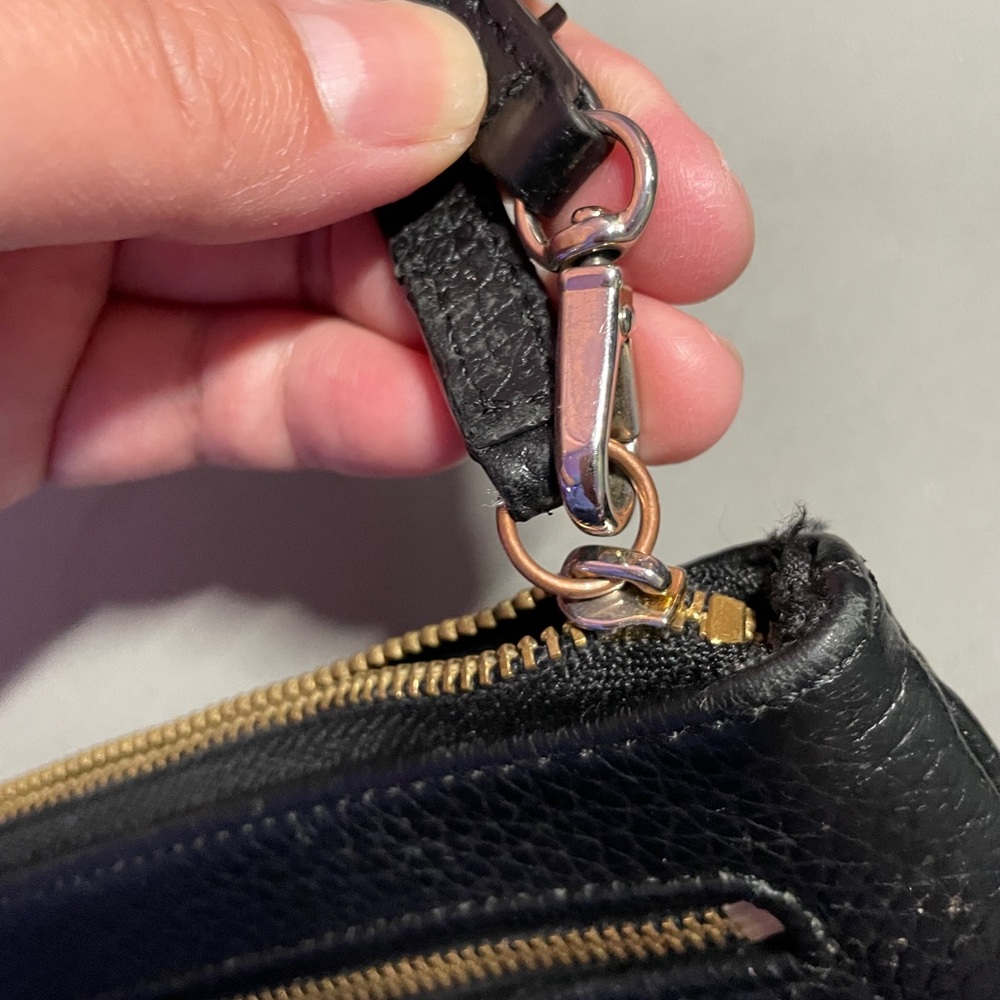 USED Kate Spade Chester Pebbled Wristlet - Picture 5 of 6